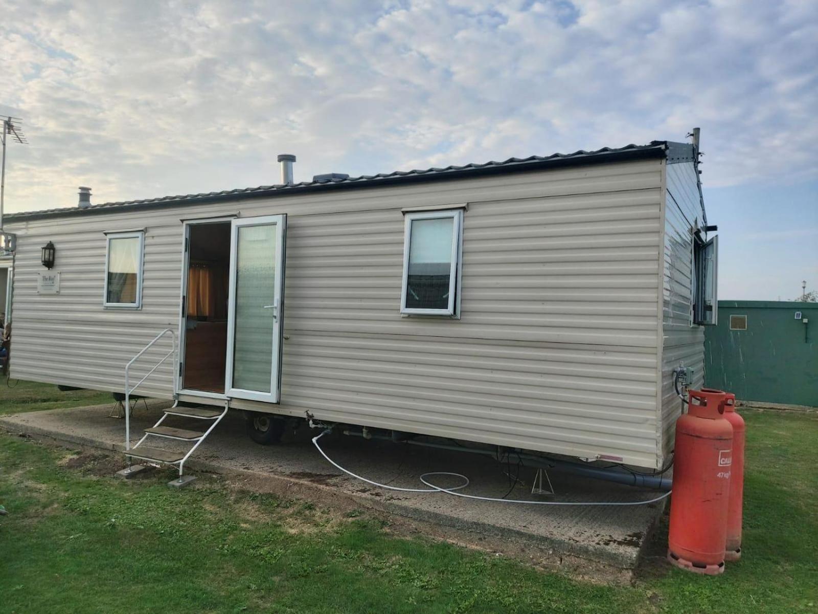 Dog Friendly 6 Berth Caravan At St Osyth Beach Holiday Park In Essex Ref 28041G Hotel แคลกตัน-ออน-ซี ภายนอก รูปภาพ